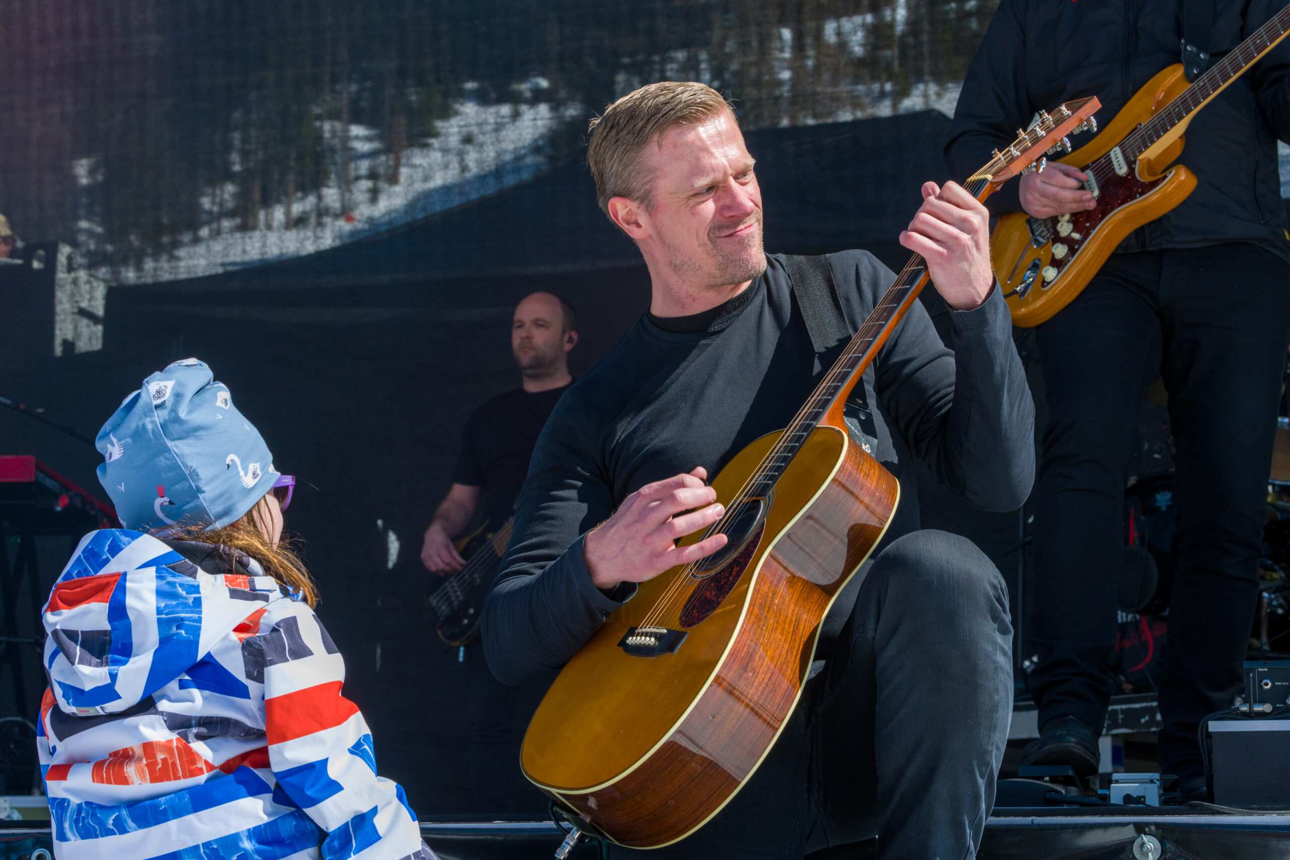 Bryan Adams in Action.